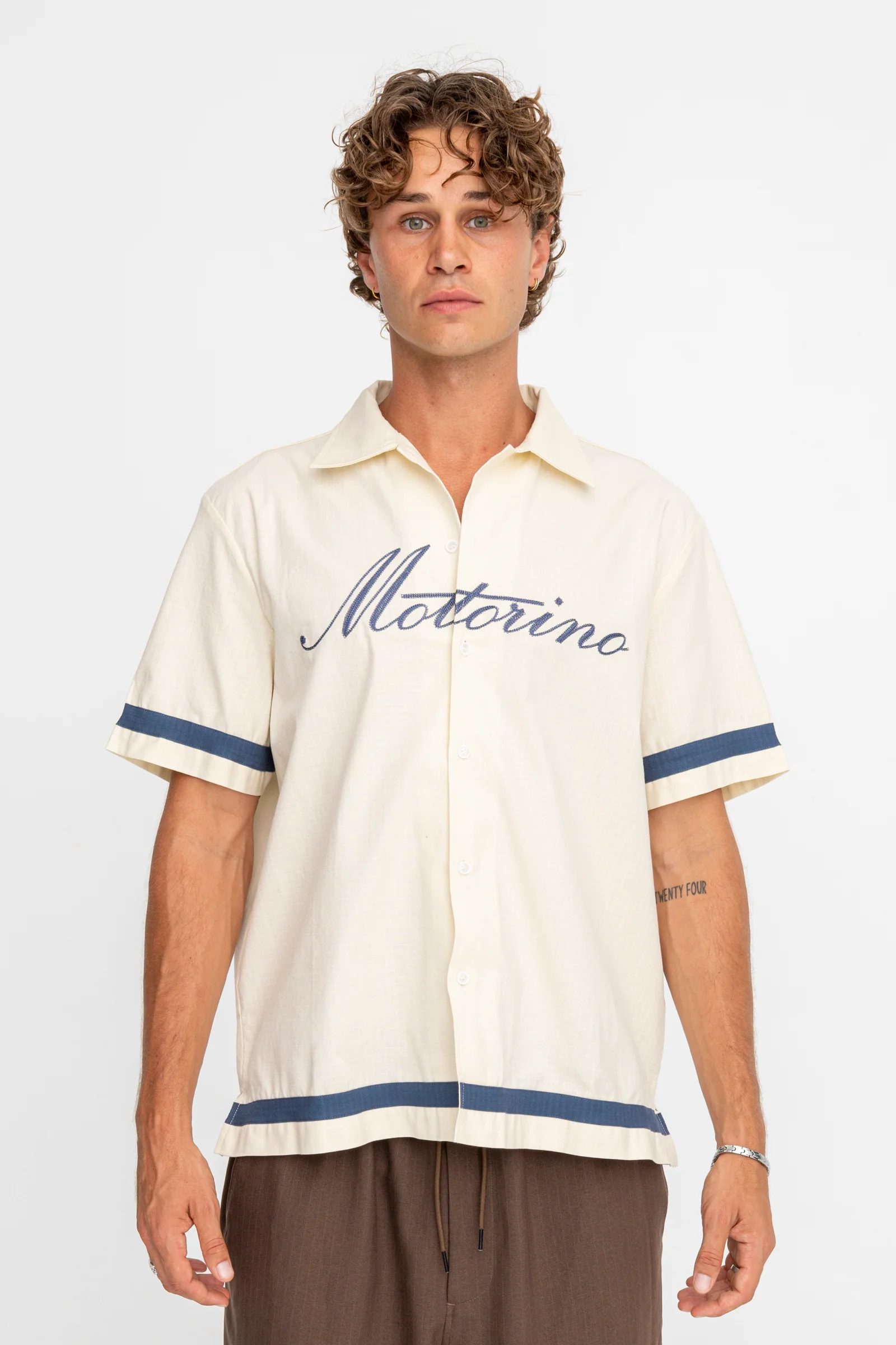 Cursive Shirt - Off White - Image 10